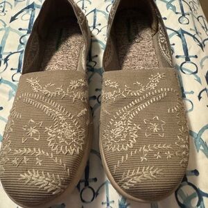 Bare Traps Embroidered Slip-On Shoes - Tan size 7 1/2